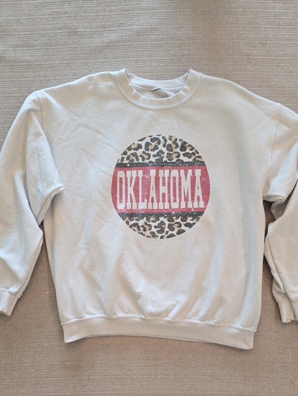Vintage Oklahoma Leopard Circle Graphic Crewneck Sweatshirt - White